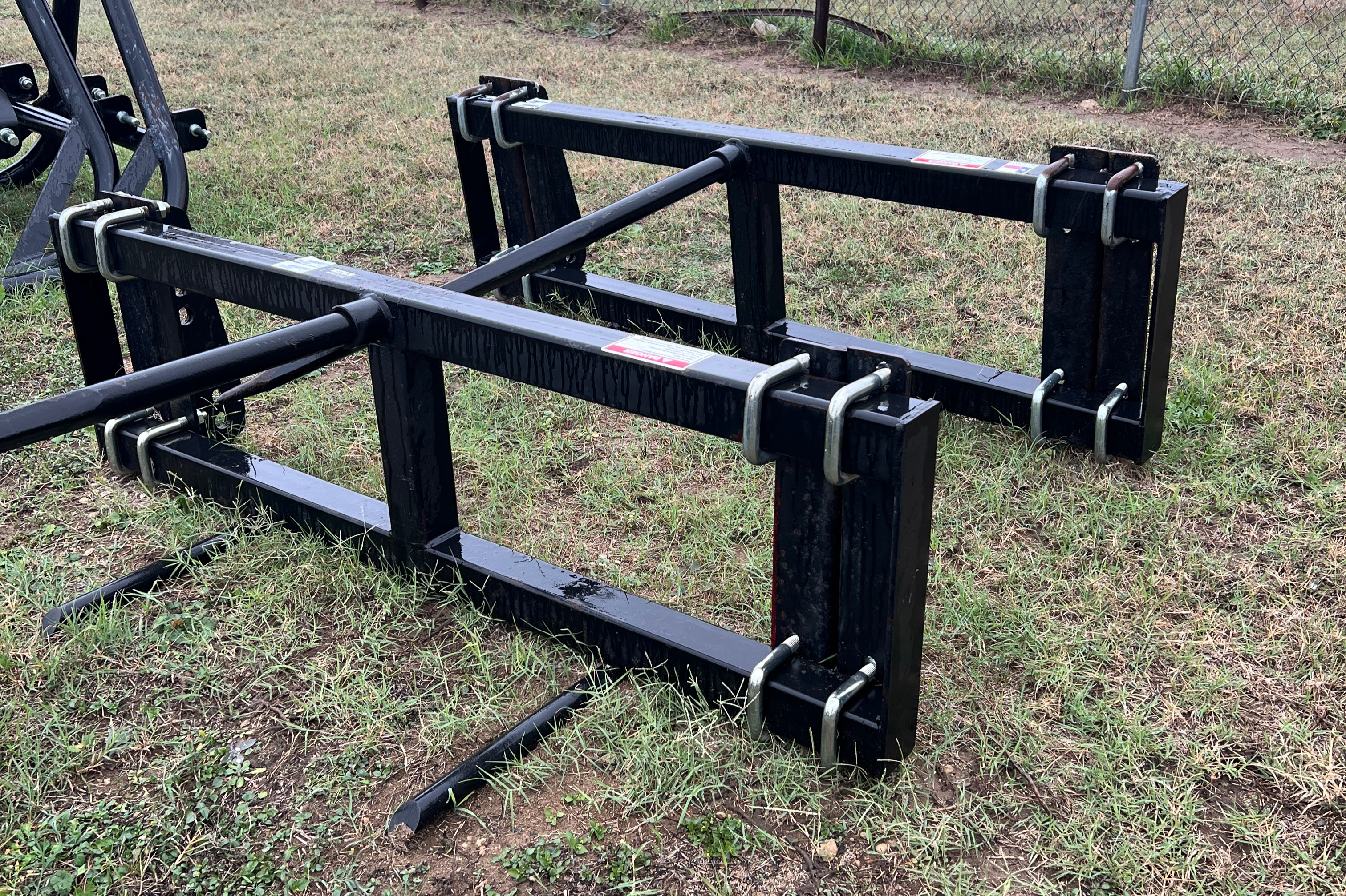 ARMSTRONG AG RB2500-PIN FRONT LOADER SPEAR-PIN ON – 037818