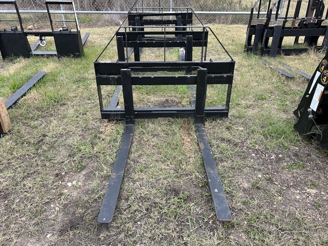 Photo of 2023 CONSTRUCTION ATTACHMENTS 1PFCMP42 COMPACT PALLET FORK in Adkins, TX CONSTRUCTION ATTACHMENTS 1PFCMP42 COMPACT PALLET FORK  040030