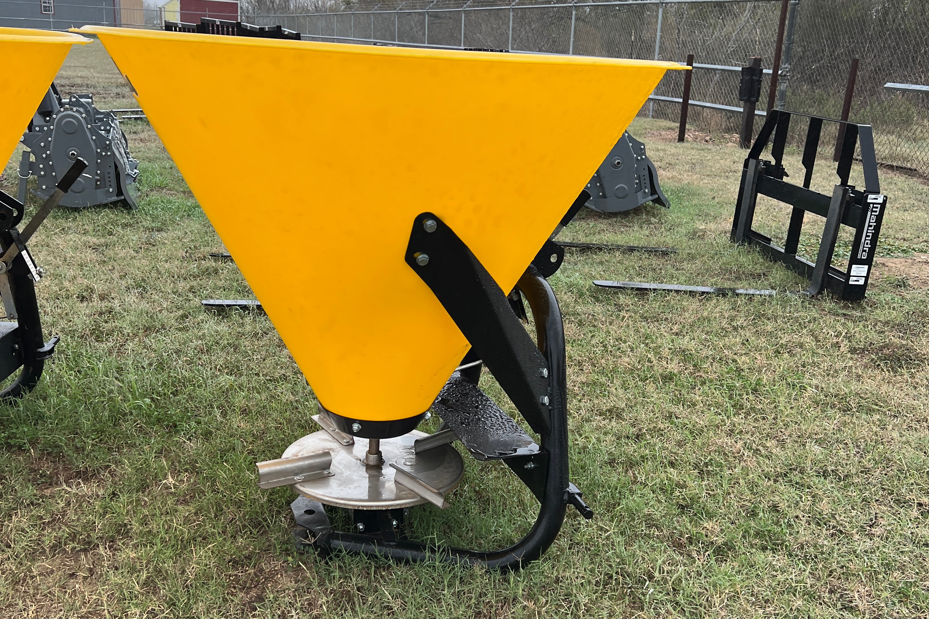 Photo of 2024 ARMSTRONG AG SDRP5 SEEDER PLAST in Adkins, TX ARMSTRONG AG SDRP5 SEEDER PLAST  041160