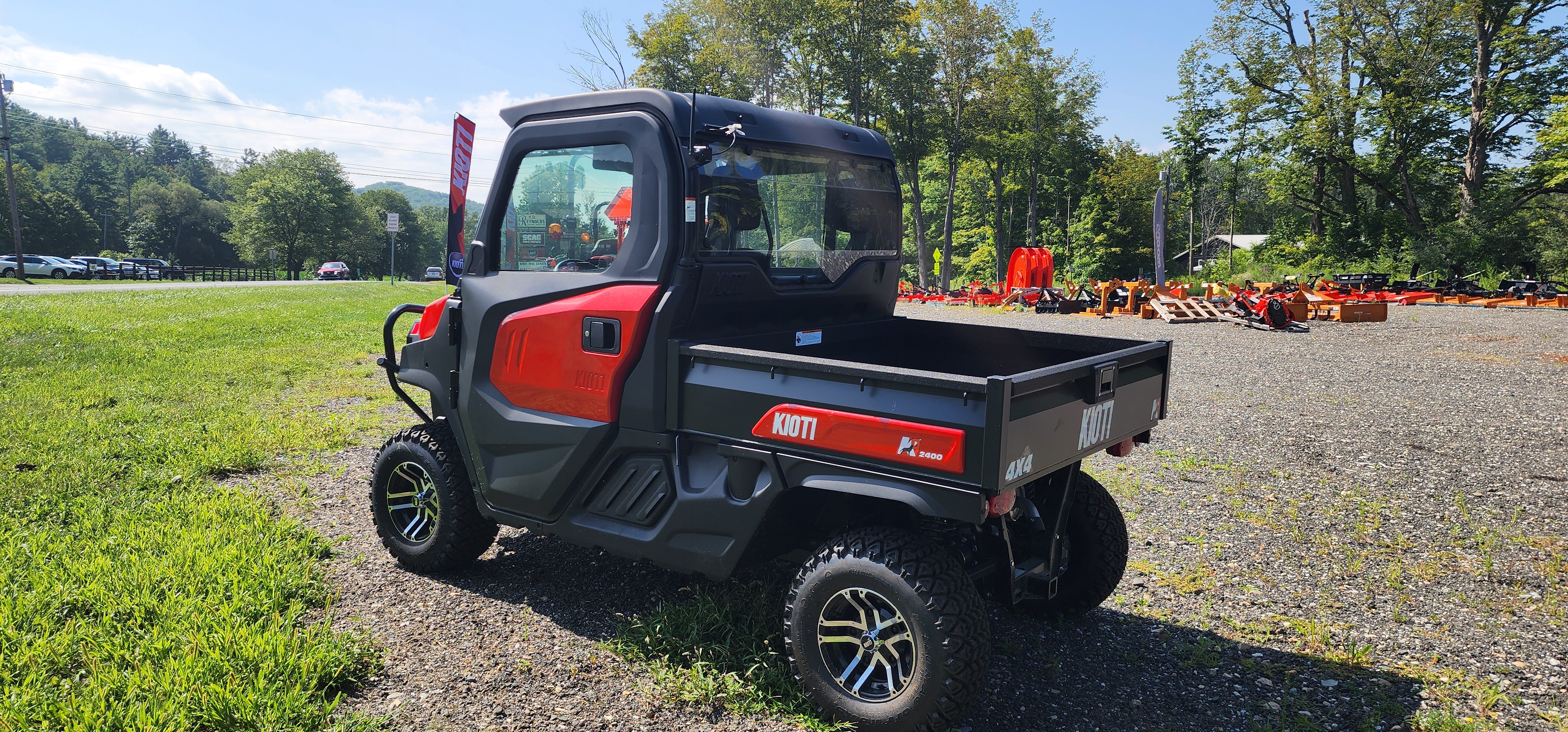 Kioti K92400 4x4 CAB UTV: