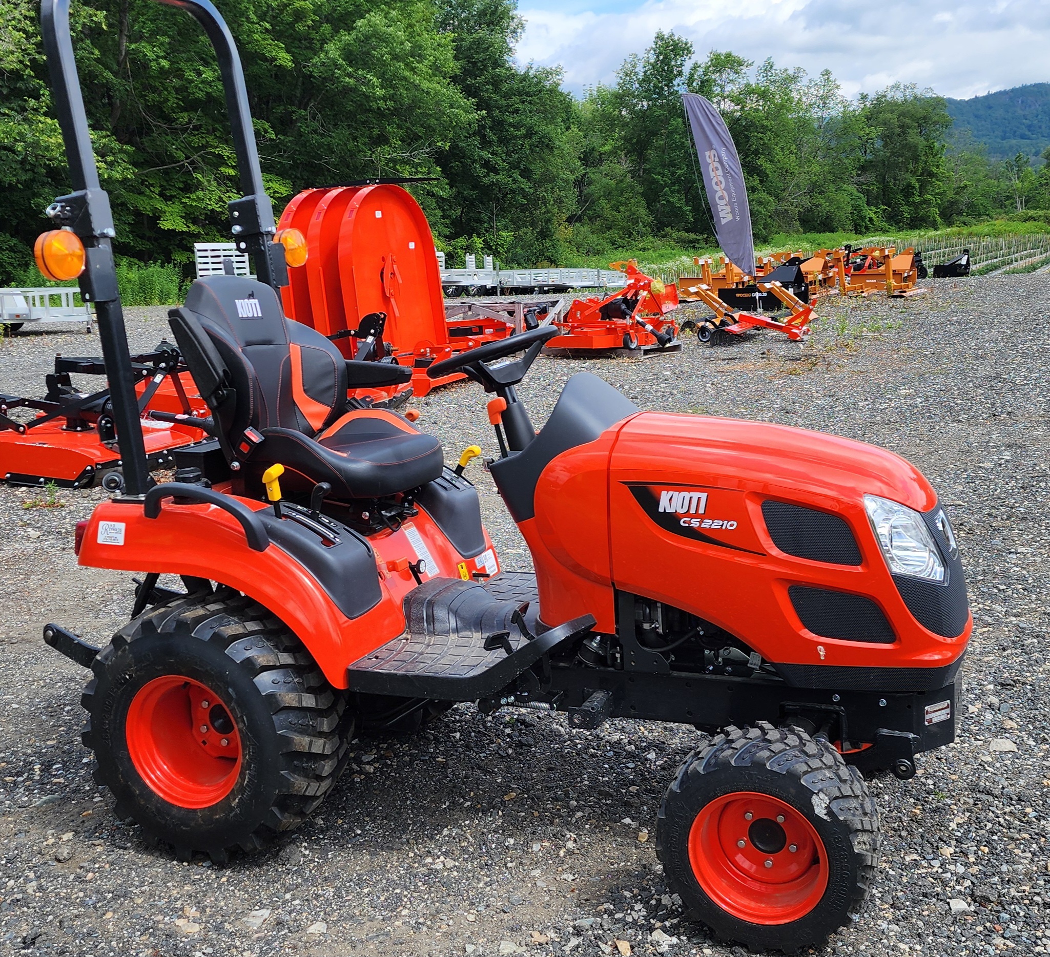 Kioti CS2210 Hydrostatc Compact Tractor: