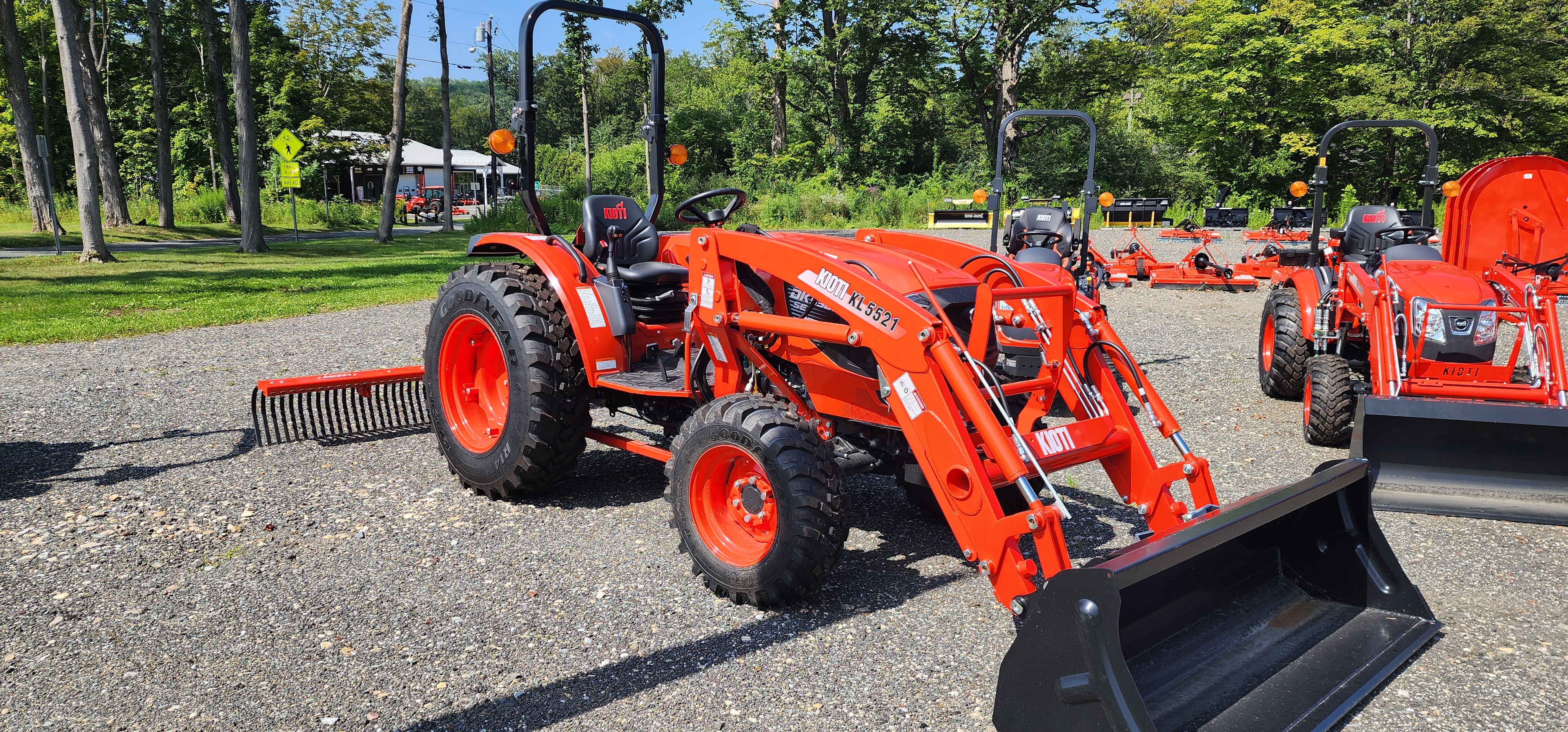 Kioti DK5320 Hydrostatic Compact Tractor: