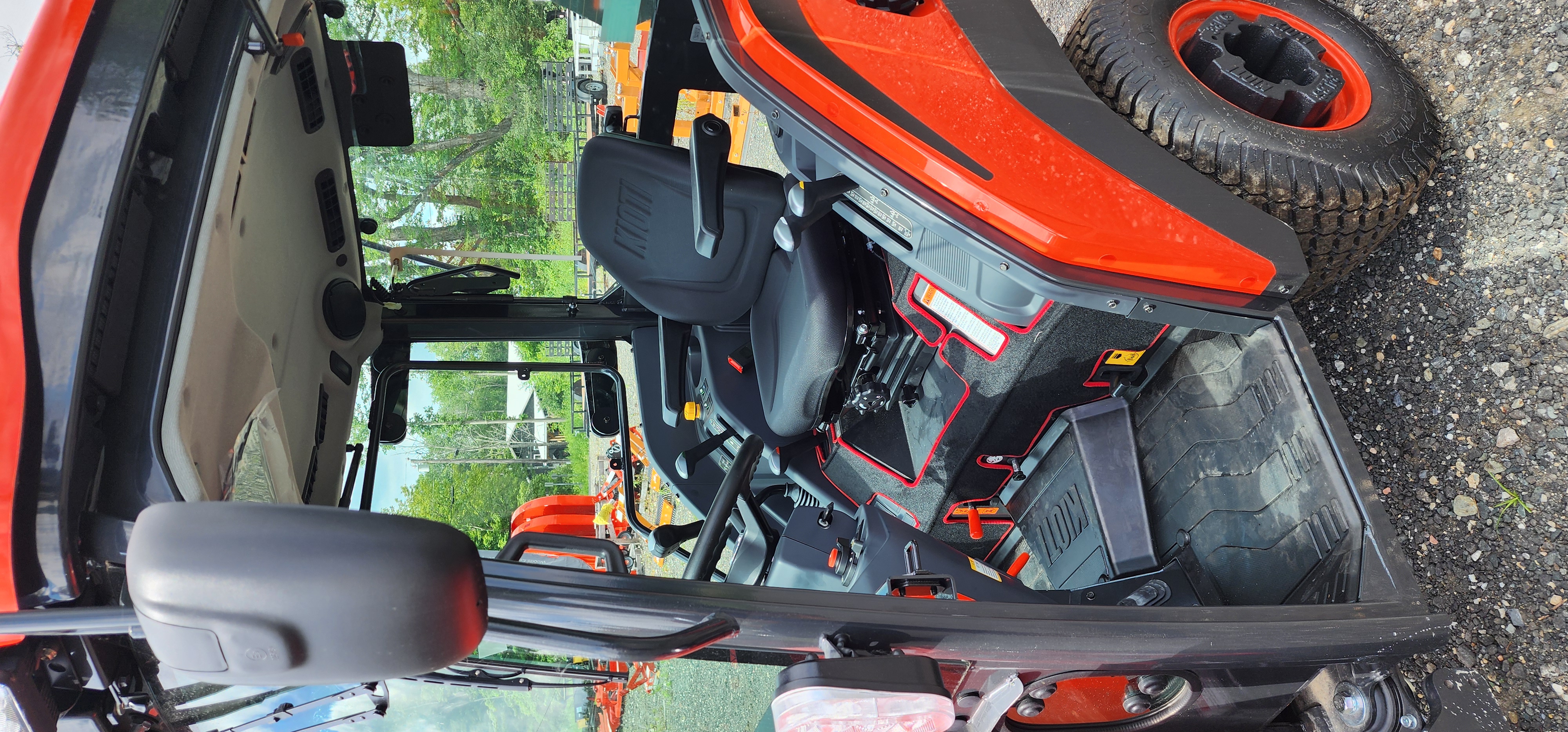 Kioti CS2530 Hydrostatic Compact Cab Tractor: