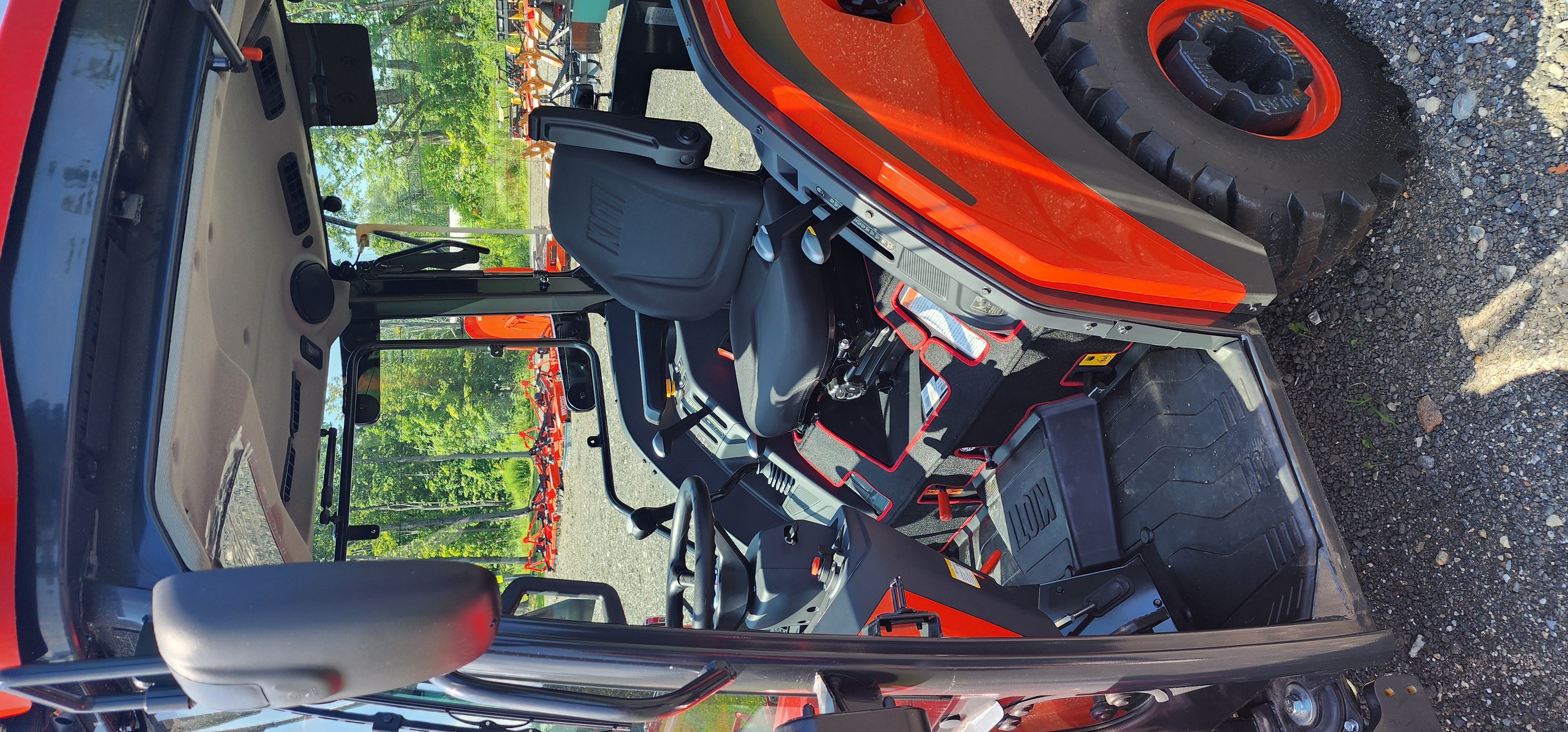 Kioti CS2530 Hydrostatic Compact Cab Tractor: