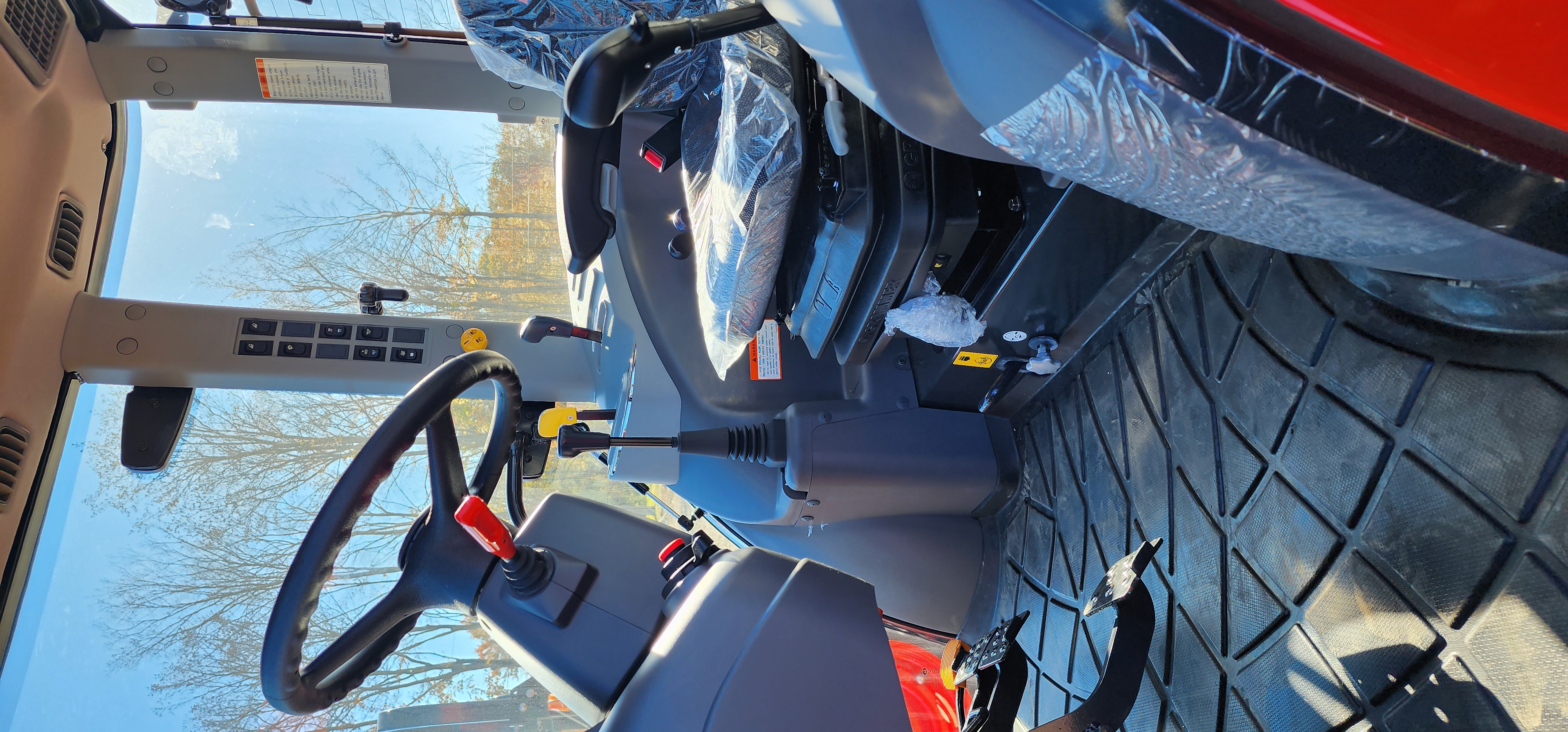 Kioti RX7320PCCB Manual Cab Tractor Power Shuttle: