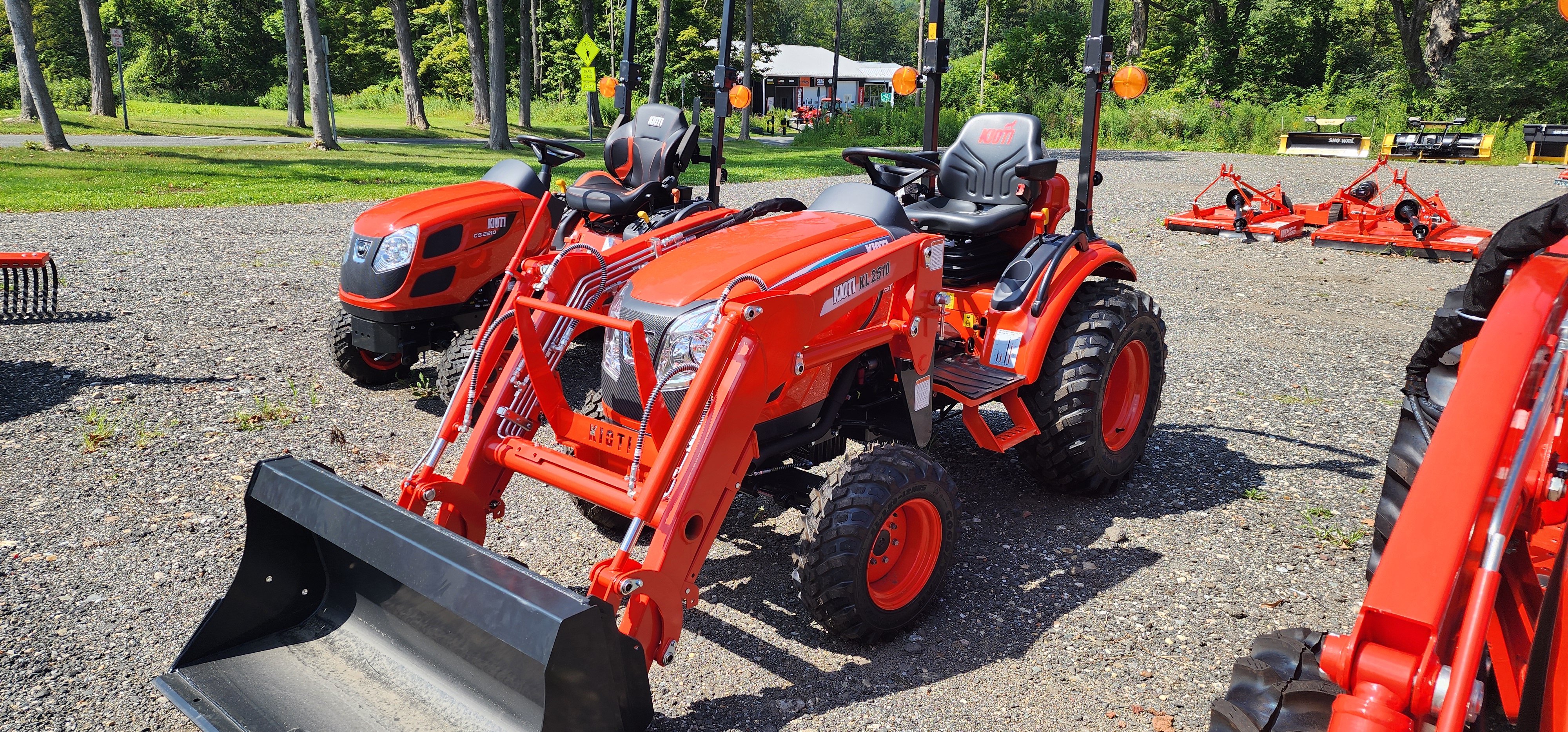 Kioti CX2510 Hydrostatic Compact Tractor: