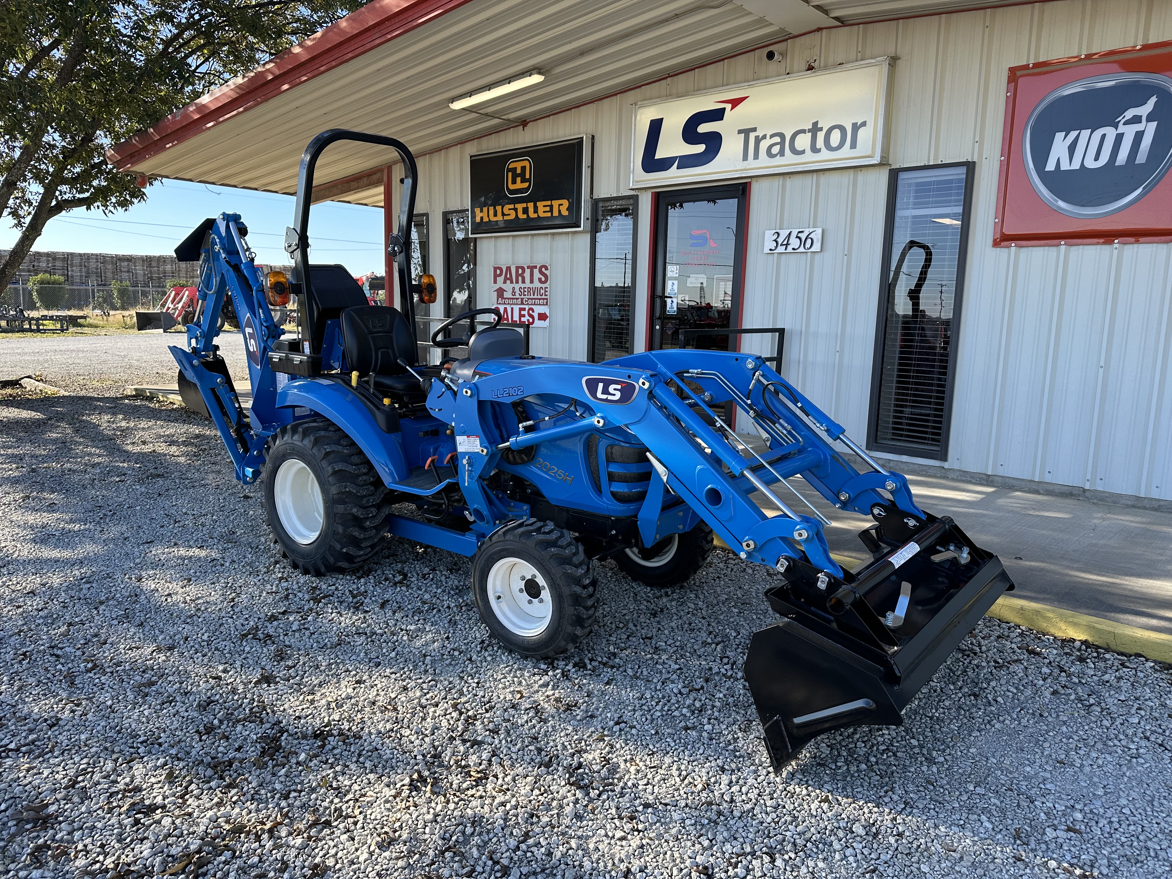 LS Tractor XJ2025H TLB:215