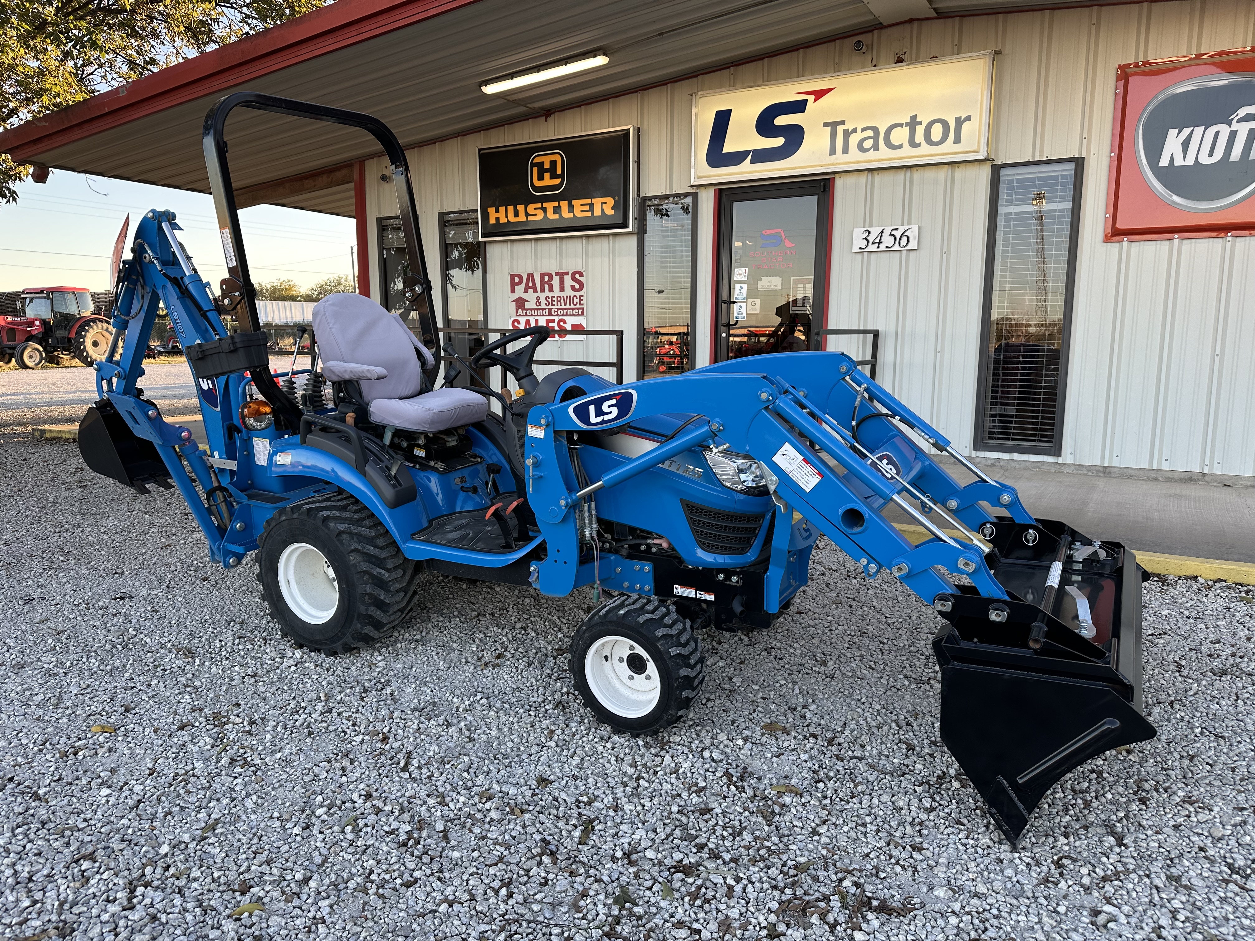 LS Tractor MT125 TLB:4575