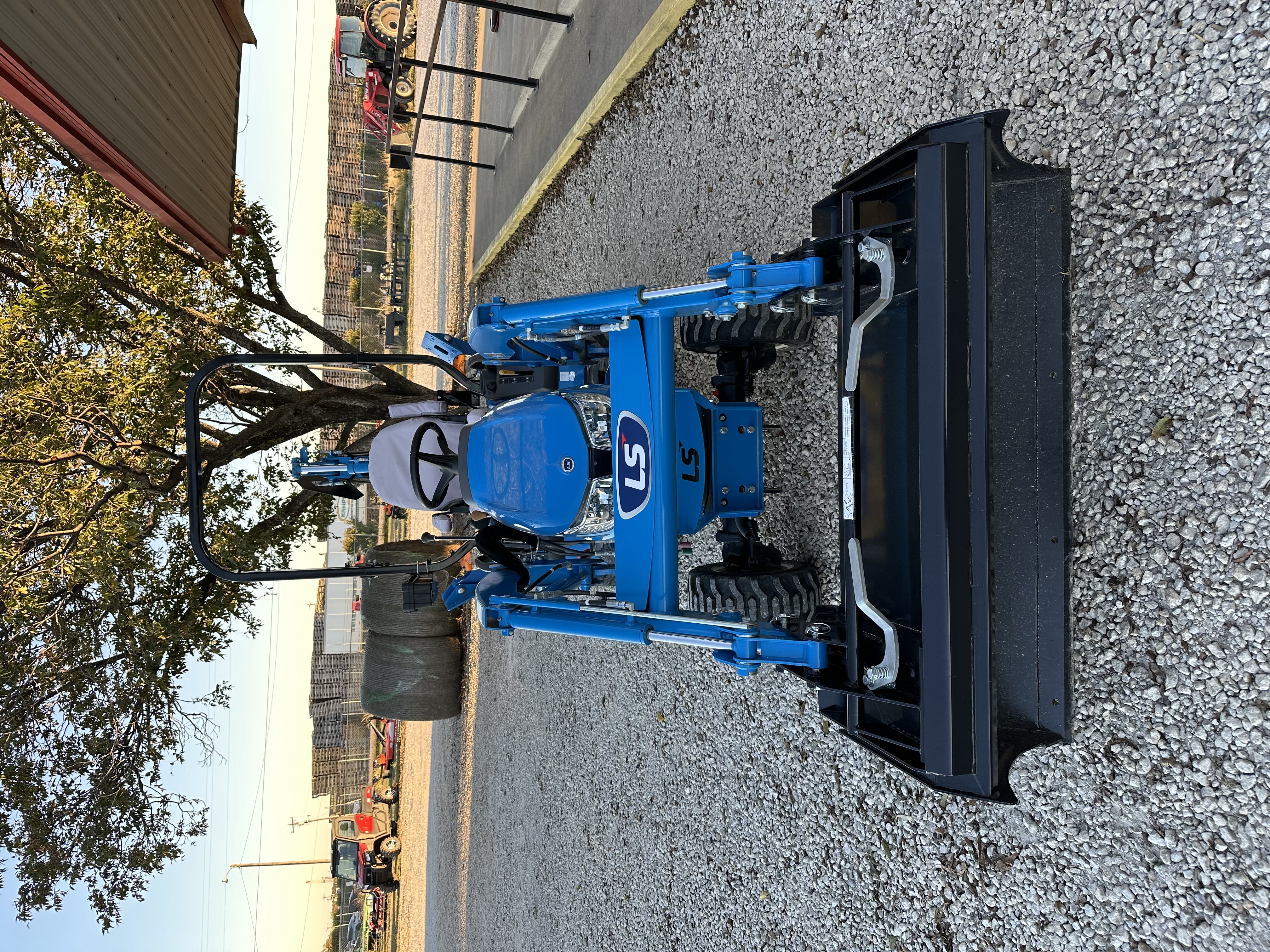 LS Tractor MT125 TLB:4575