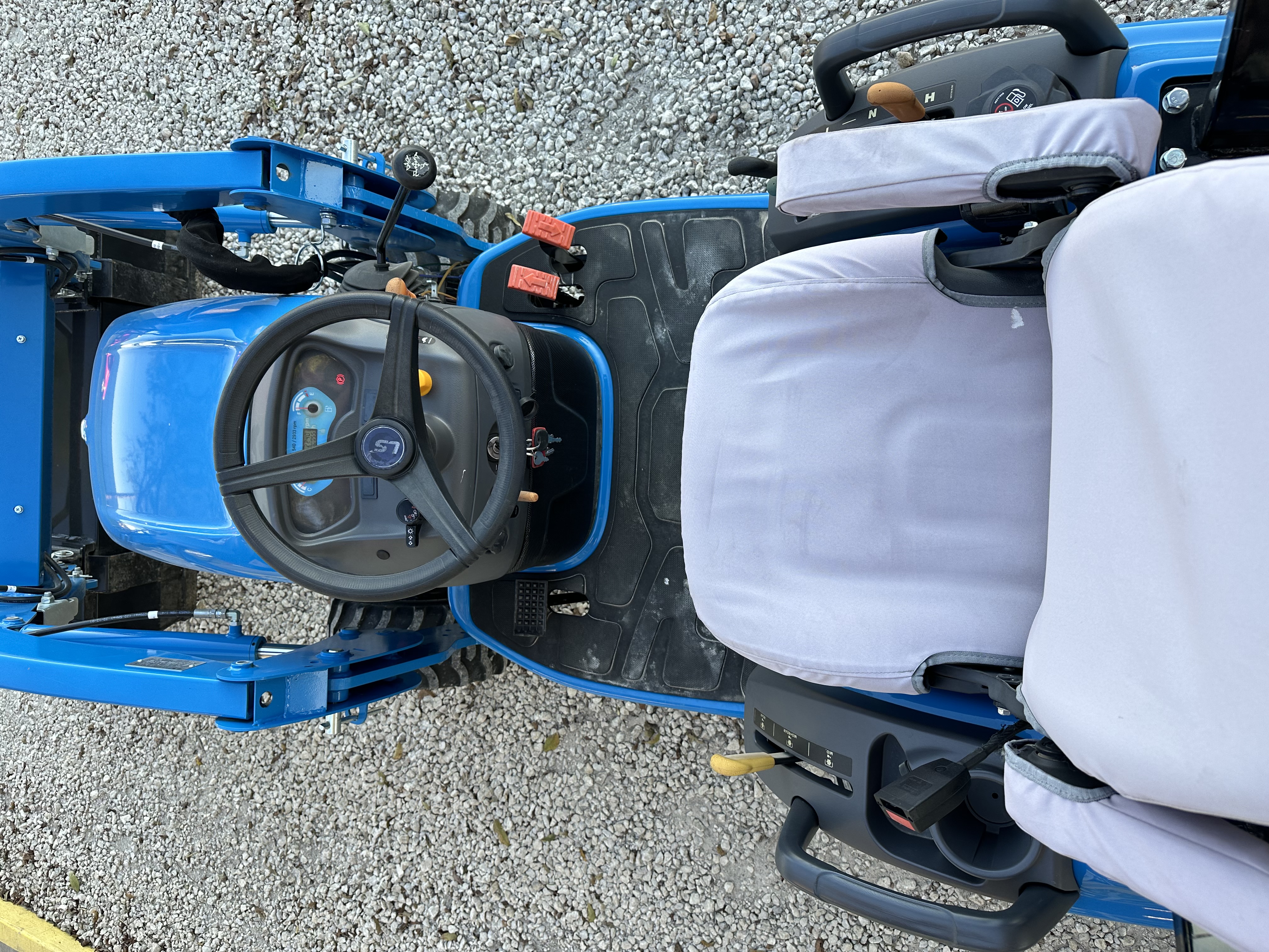 LS Tractor MT125 TLB:4575